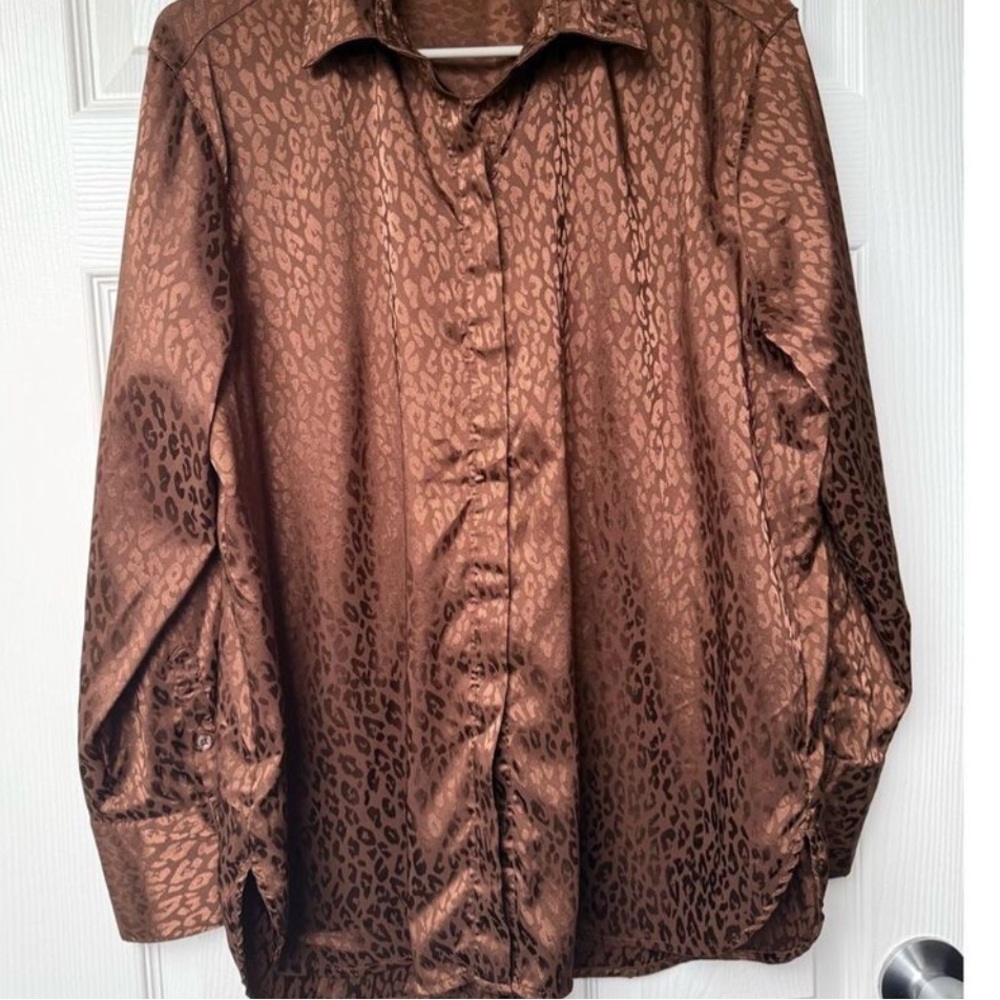 NWT: Size XXL Old Navy Brown Leopard Print Button Up Top